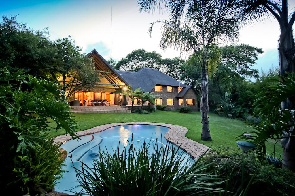 50 On Shepherd Boutique Guest House Sandton Exterior photo